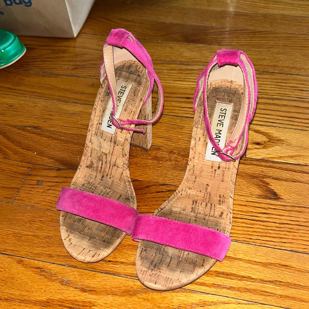 MAGENTA STEVE MADDEN HEELS
